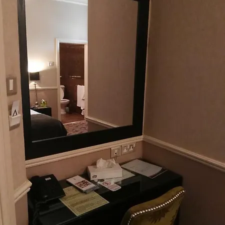 Court Hotel 2*