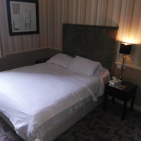 Court Hotel 2*