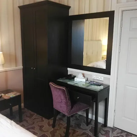 Court Hotel 2*